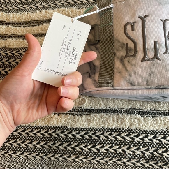 NWT Marley Lilly marble printed lunch box with monogram SLE - Picture 3 of 5